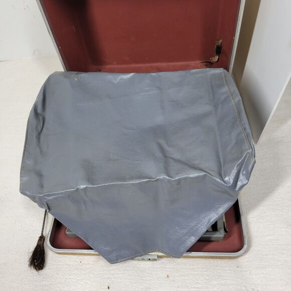 Vintage Royal Typewriter Quiet De Luxe Gray Magic with Portable Case Mid Century - Picture 15 of 16